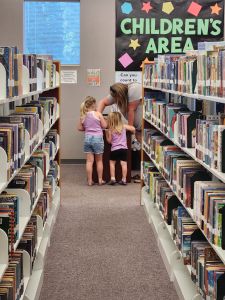 Kids in library